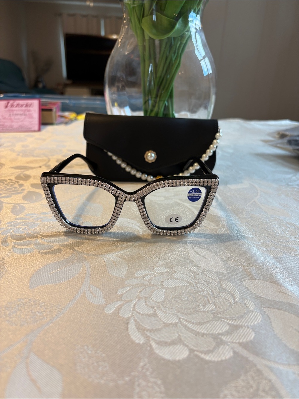 Diamond studded Glasses +2.50 Case & Neck Hanger “anti-blue light” New